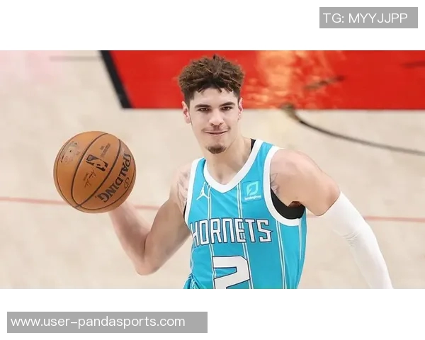 拉梅洛鲍尔第三节三分球精准发力助球队逆转拿下22分表现惊艳